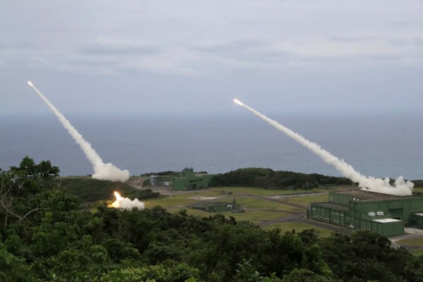Trump should stick to his guns on Taiwan