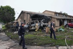 Small plane crashes into San Diego neighborhood