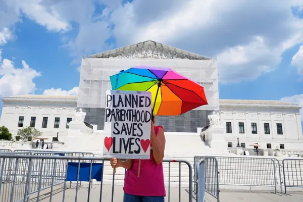 Planned Parenthood defunding can stay in budget bill, Senate parliamentarian rules