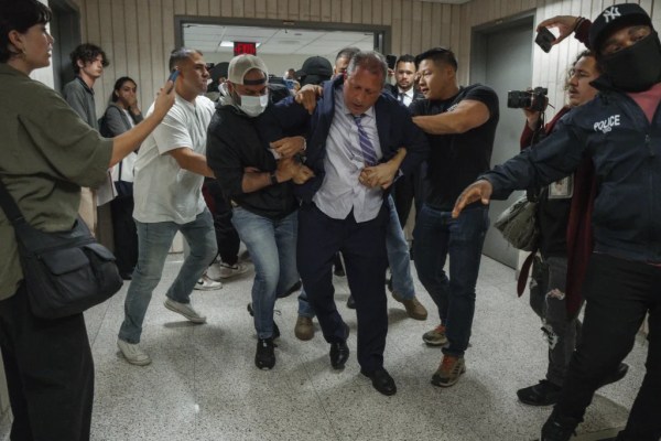 Federal judge blocks ICE from arrests in New York courthouses