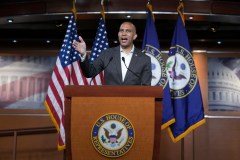 Hakeem Jeffries says ‘Gang of Eight’ has yet to be briefed on Iran strikes