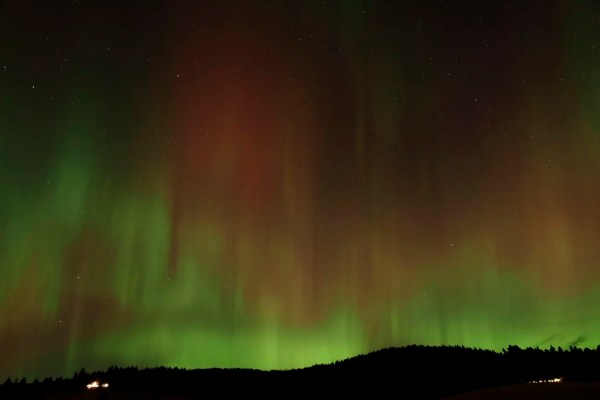 Northern lights spawned by solar storm could be visible over several states tonight