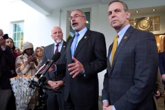 Democrats and Republicans oppose shutdown deal that does not fund ICE deportations