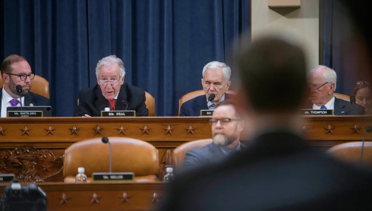 House GOP weighs whether to save expanded Obamacare tax credits