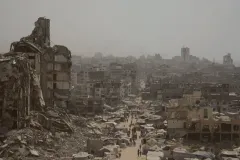 Israel and Hamas pressed by all comers to come to agreement