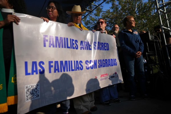 Effort to end freebies for illegal immigrants gets a big thumbs up
