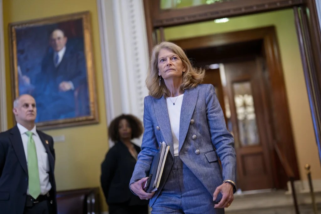 Peltola campaign puts Murkowski in tough endorsement spot