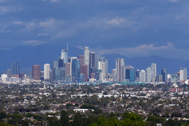 Judge: LA school district broke law by not sharing facilities