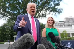 Trump warns Zelensky against striking Moscow directly