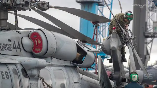 The Pentagon sends 3 warships to Latin America to fight drug cartels.