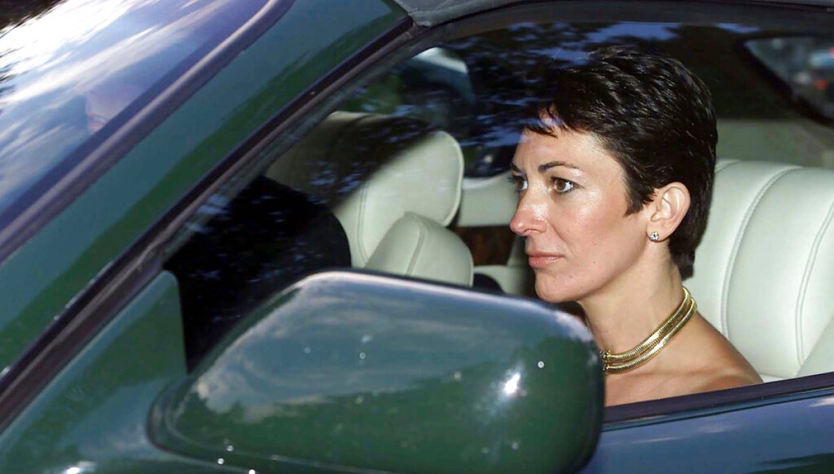 “Ghislaine Maxwell Invokes Fifth Amendment and Requests Mercy in Epstein Probe”
