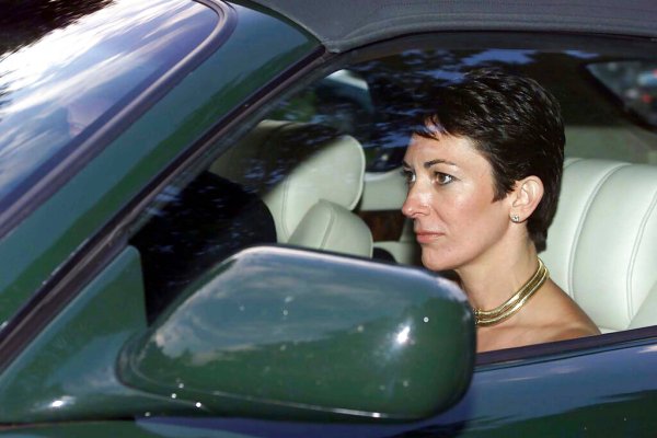 Ghislaine Maxwell pleads Fifth and demands clemency in Jeffrey Epstein investigation