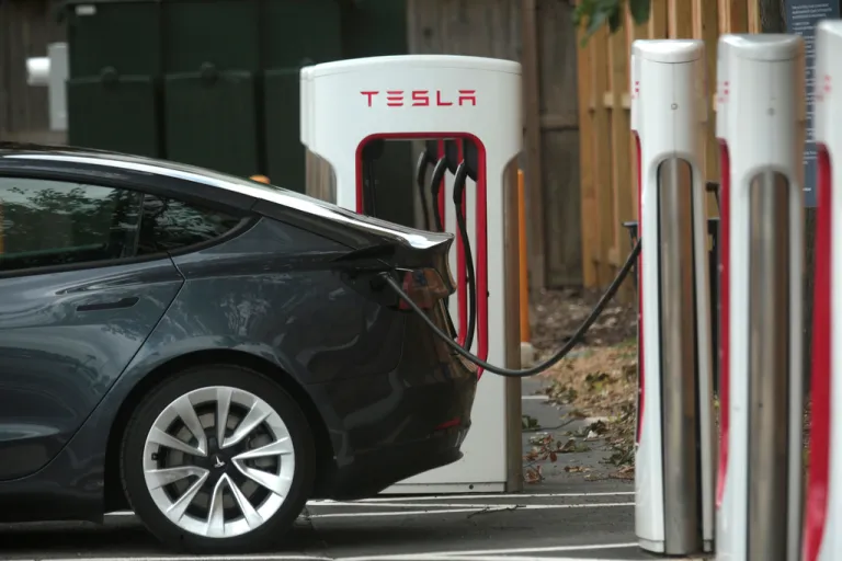 IRS gives leeway for Sept. 30 deadline for electric vehicle tax credits