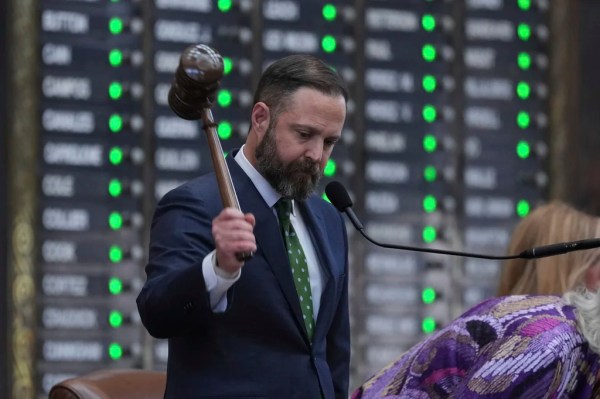 Texas House passes motion for arrest warrants for Democrats who fled state