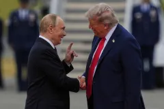 Putin offers cautious praise for Trump’s peace efforts as Israel and Hamas sign Gaza ceasefire