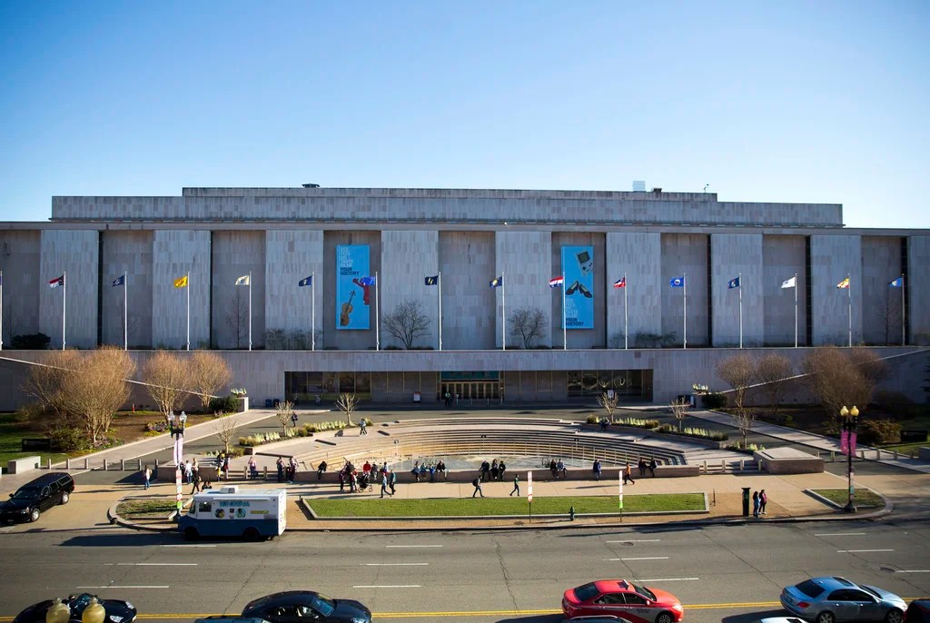 Museums won’t rebuild trust by choosing sides