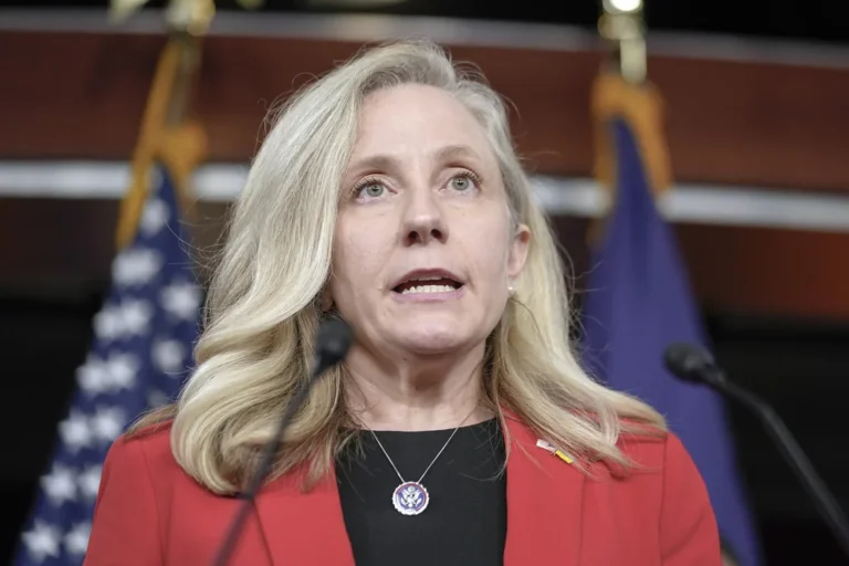 Winsome Earle-Sears pressures Abigail Spanberger over Loudoun transgender policy standoff