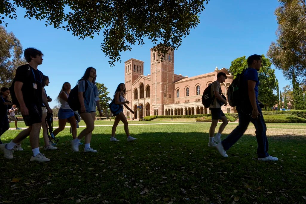 NextImg:Details leaked from Trump's $1.2 billion demand from University of California