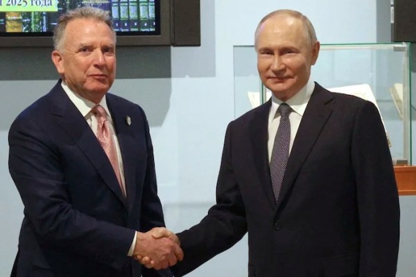 Steve Witkoff heading to Russia to make ceasefire deal before Trump deadline
