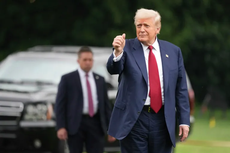 President Donald Trump giving a thumbs up