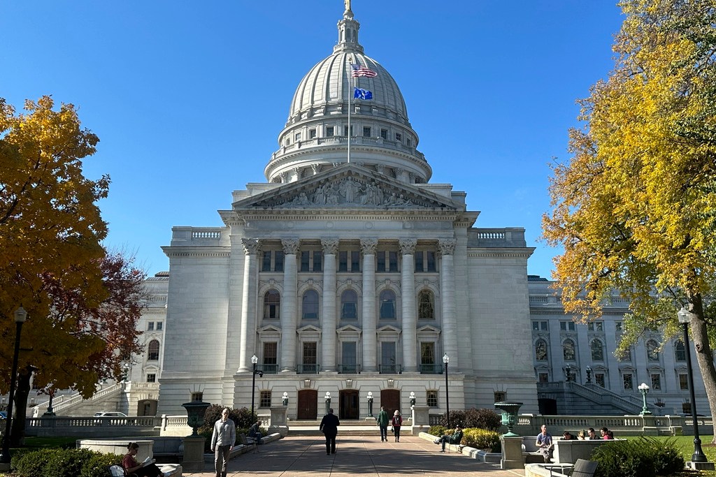 NextImg:Wisconsin lawmakers propose incentives for aviation fuel plant