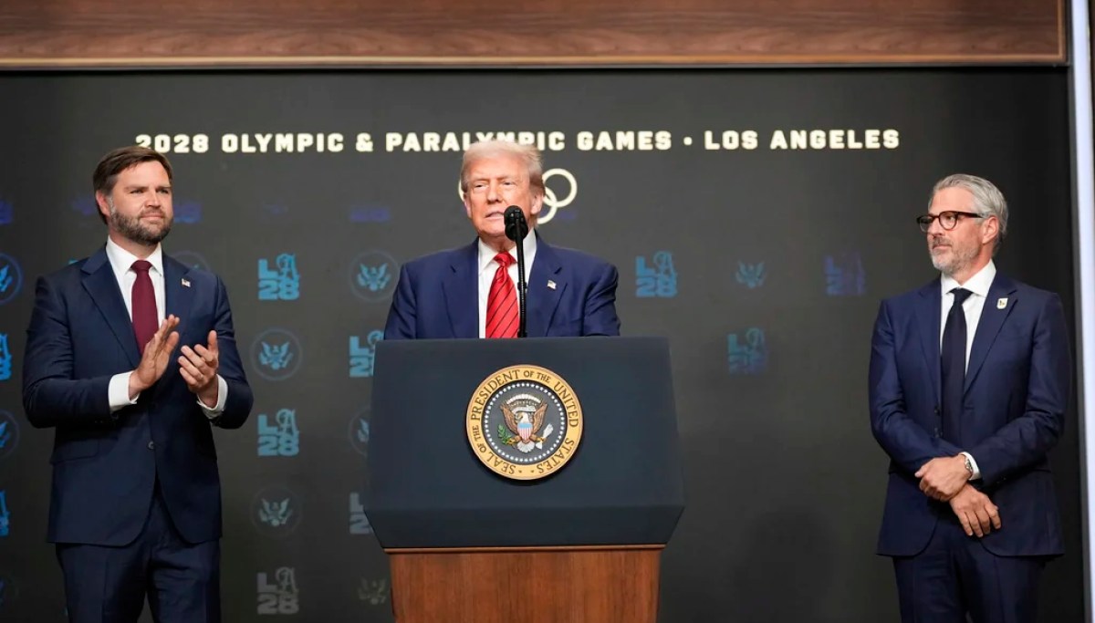 Trump says FBI 'may have to' arrest Texas Democrats who fled state over ...