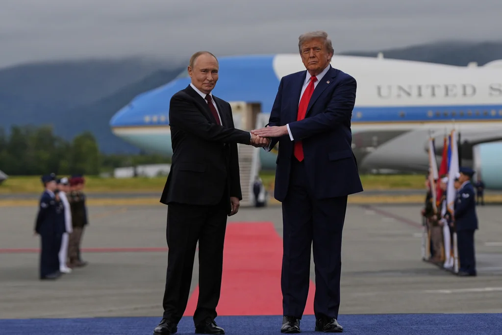 NextImg:European leaders celebrate Trump-Putin summit as Russian strikes continue: ‘Glimmer of hope’ - Washington Examiner