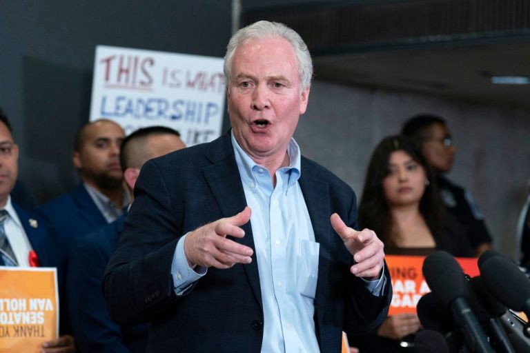 Van Hollen meets with Abrego Garcia again after his release from custody