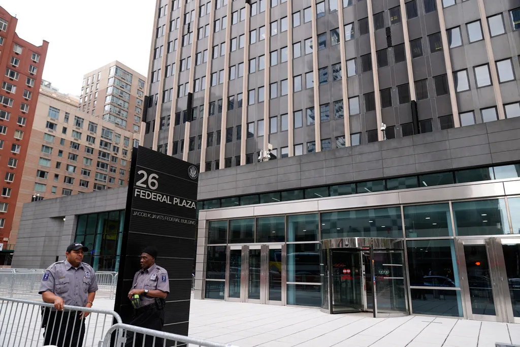 Suspect in custody after explosion near federal plaza in New York City