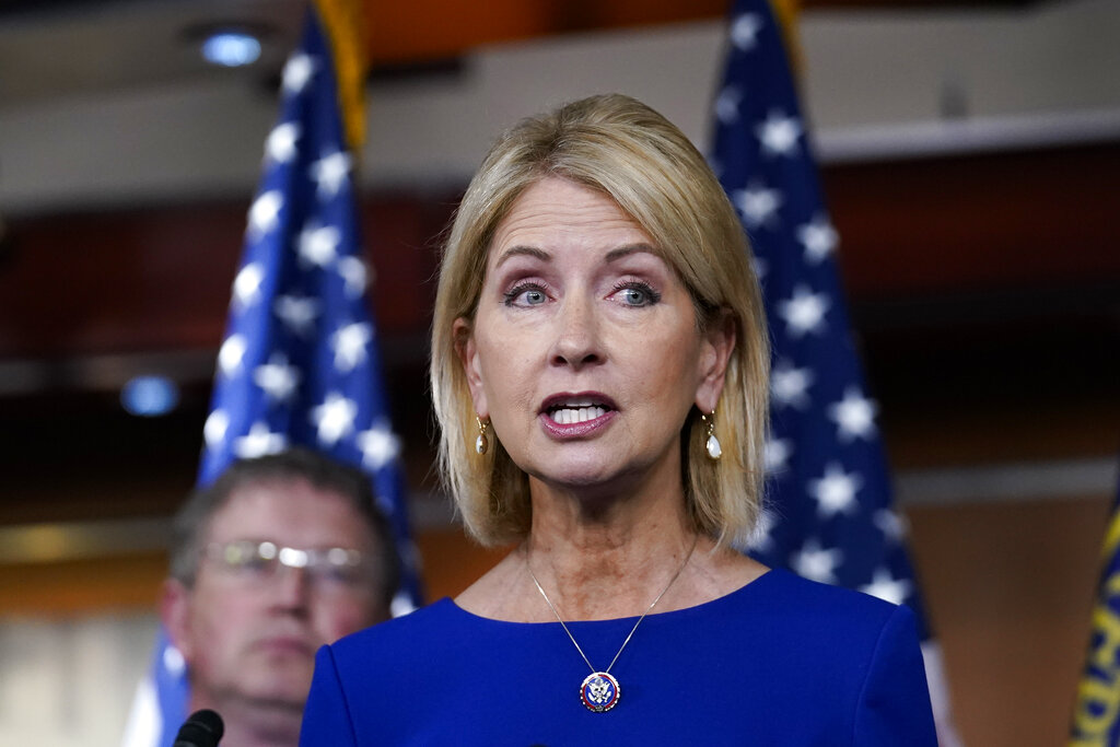 NextImg:Miller files ‘parental rights’ constitutional amendment, blasts Illinois’ policies