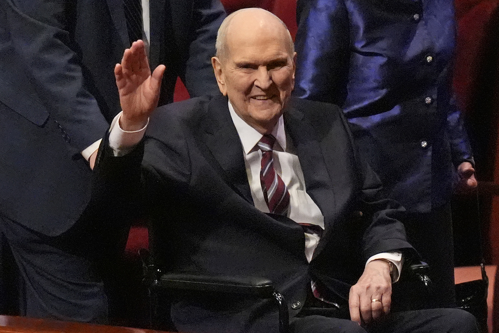 NextImg:Leader of the LDS Church dies at 101