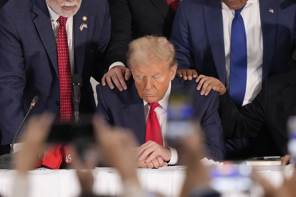 NextImg:Trump speaks to Religious Liberty Commission