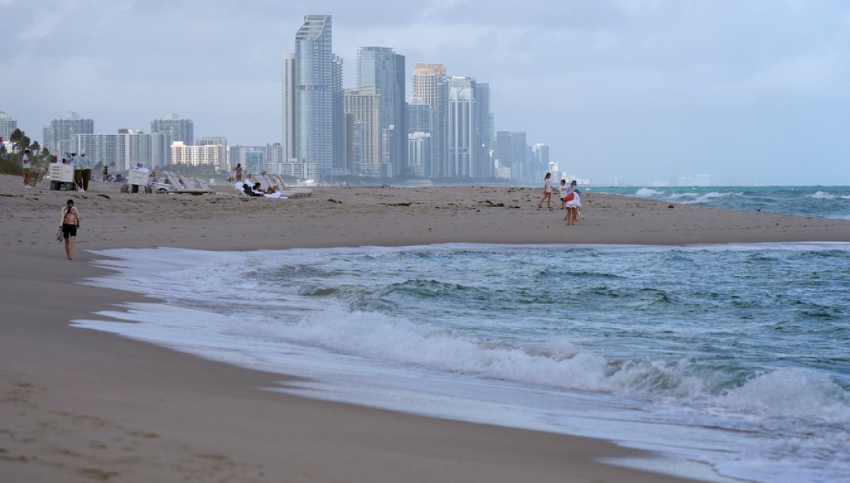 'Possible boat explosion' in Miami sends at least 11 to the hospital: Local officials