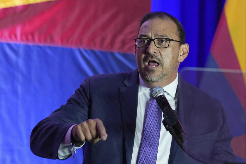 NextImg:Election organization backs Republicans' suit against Arizona