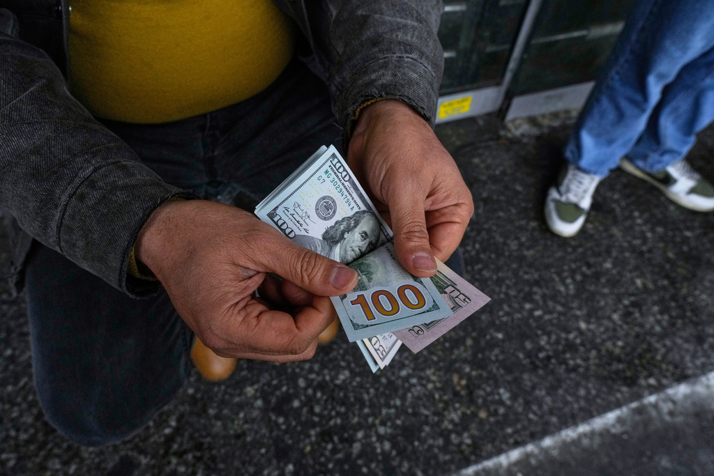 NextImg:Third round of September Social Security payments issue in two days