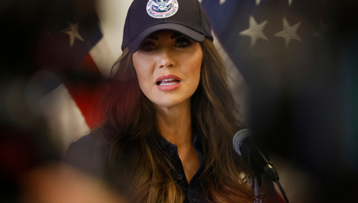 DHS sending ‘hundreds’ more ICE officers to Minnesota after deadly shooting