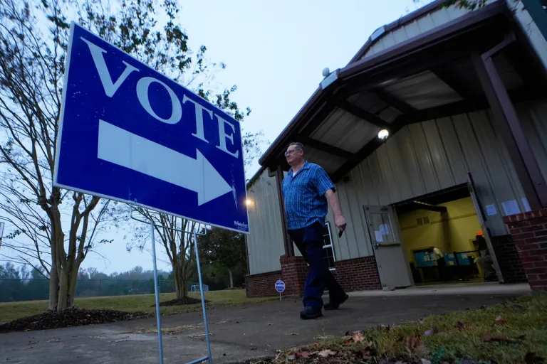 Georgia Republicans call for test of hand-marked ballots