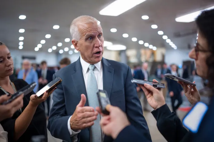 Republicans push to extend Obamacare subsidies
