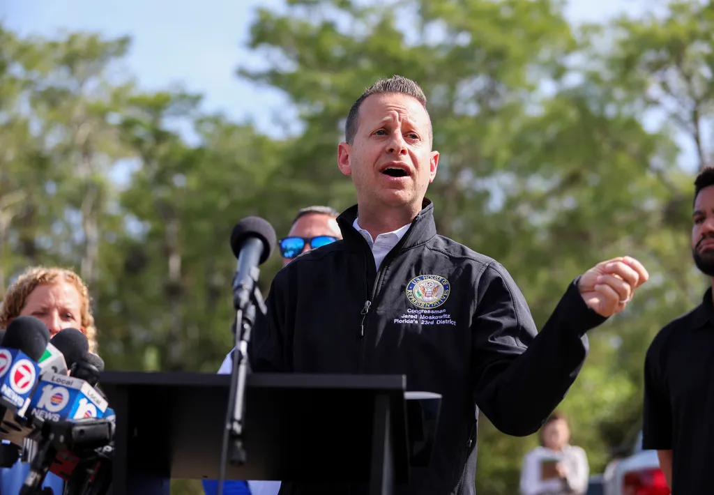 Moskowitz’s $445,000 job at hurricane clean-up company accused of price-gouging resurfaces in toss-up Florida race