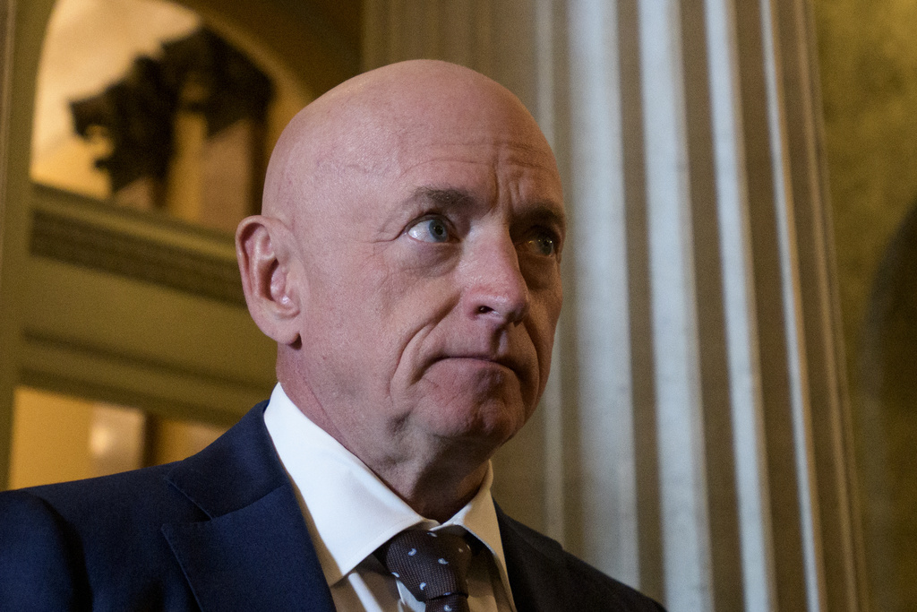 Pentagon announces ‘thorough review’ into Mark Kelly over ‘illegal orders’ video
