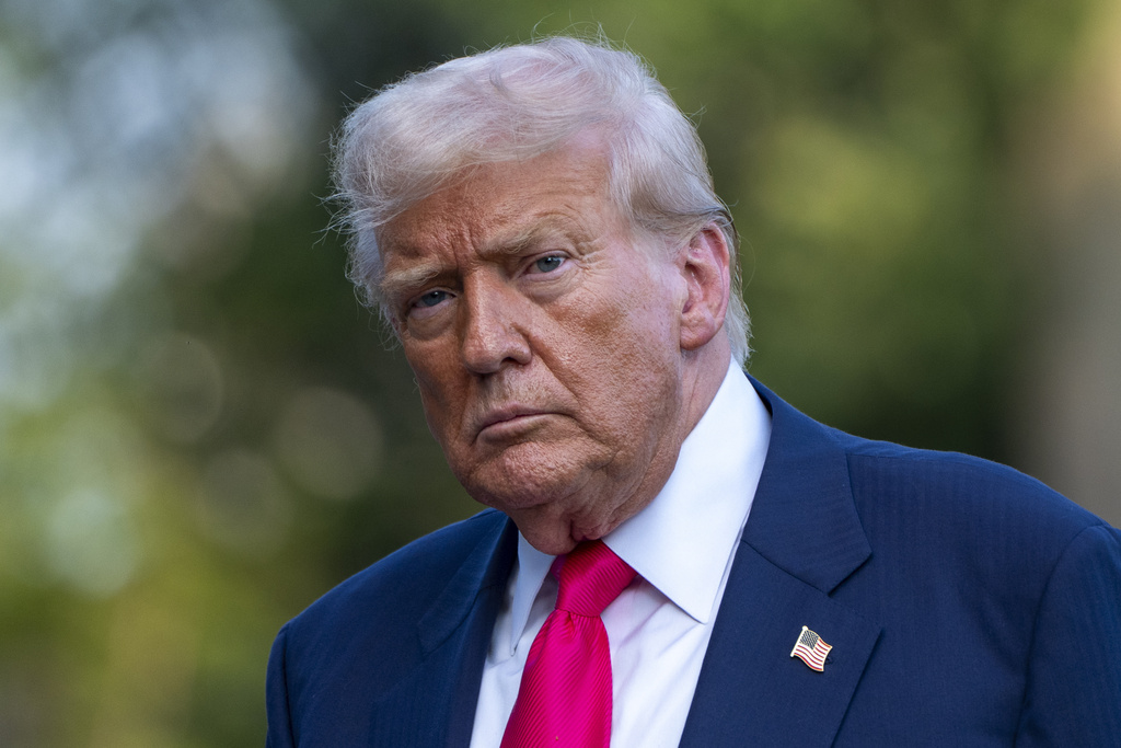 NextImg:Wall Street Journal calls Trump lawsuit 'affront' to free speech in dismissal request