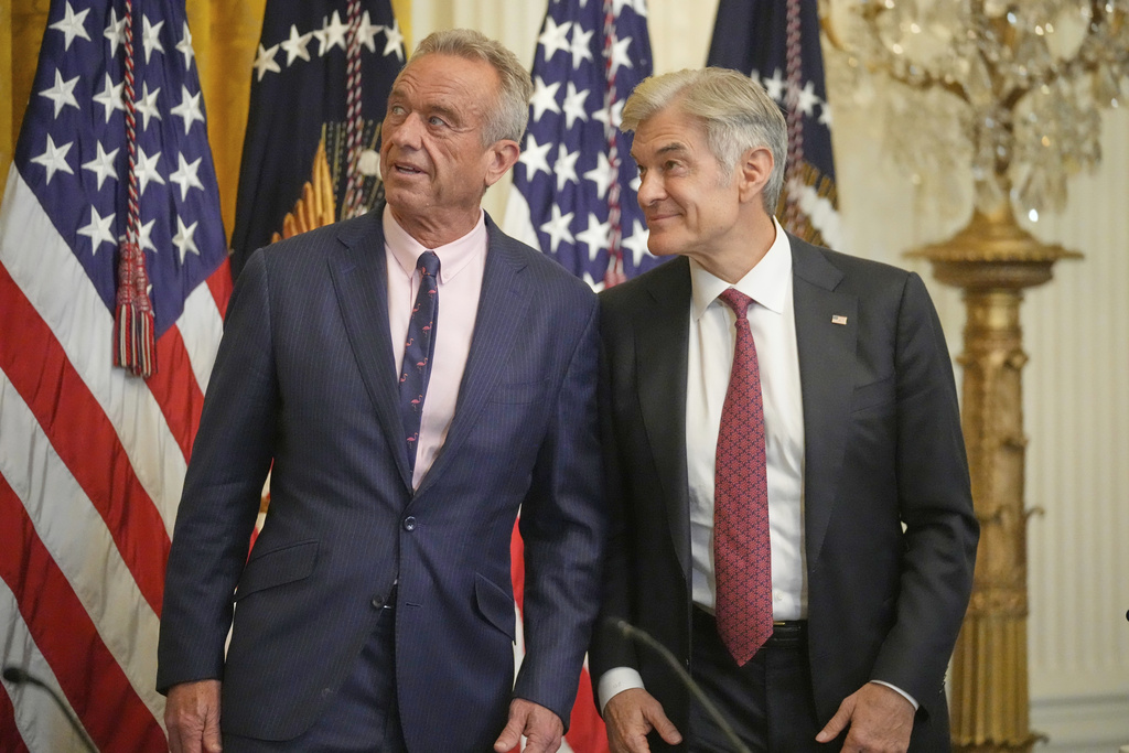 NextImg:RFK Jr. and Dr. Oz ready to spend $50 billion on rural health