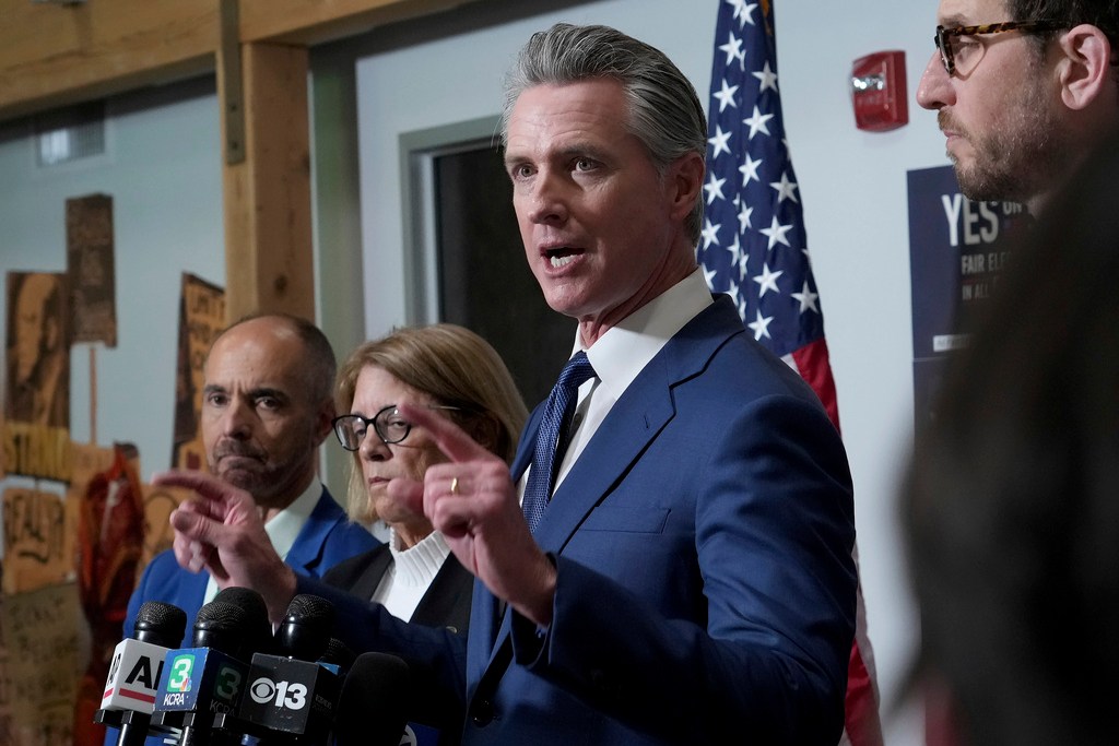 NextImg:Judge declines to consider request to bar National Guard from California