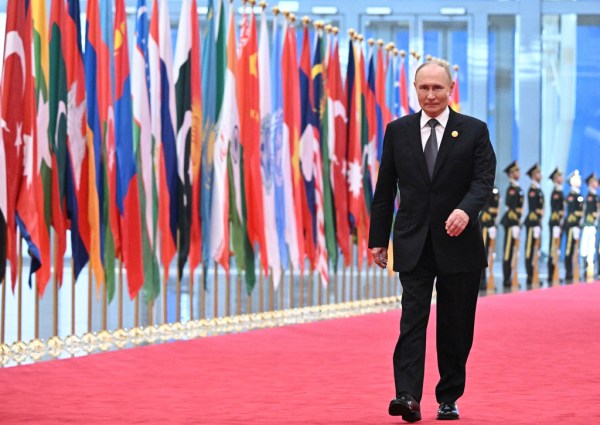 Putin tours China and meets with world leaders ahead of military parade and trilateral meeting with Xi and Kim