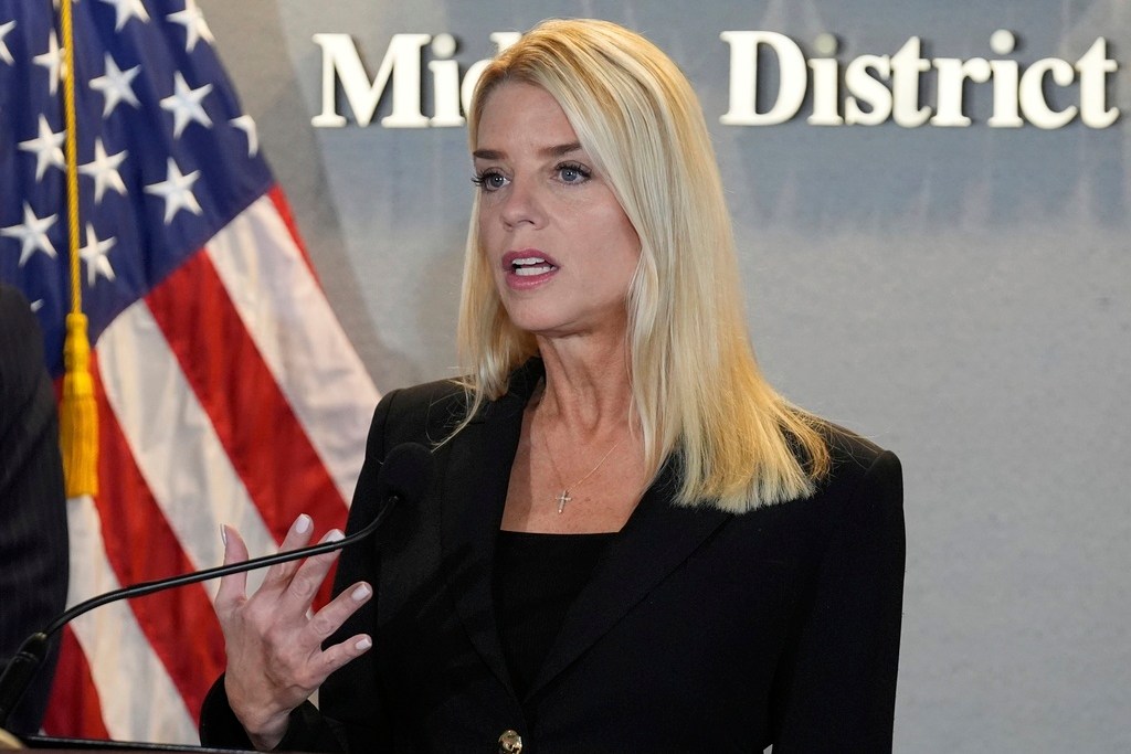 NextImg:Bondi directs DOJ to defend parental rights and monitor violations