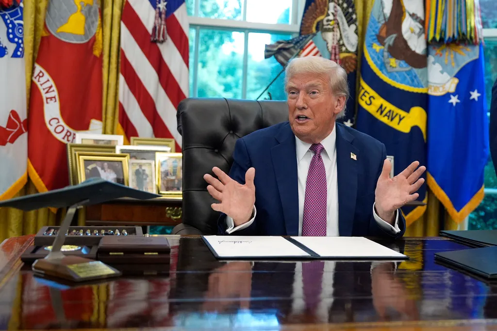 NextImg:Trump says vaccines work 'pure and simple'