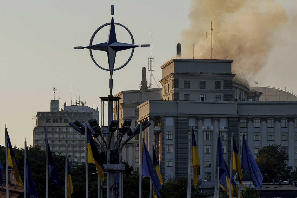 NextImg:Russia strikes power facility in Kyiv as Trump threatens sanctions