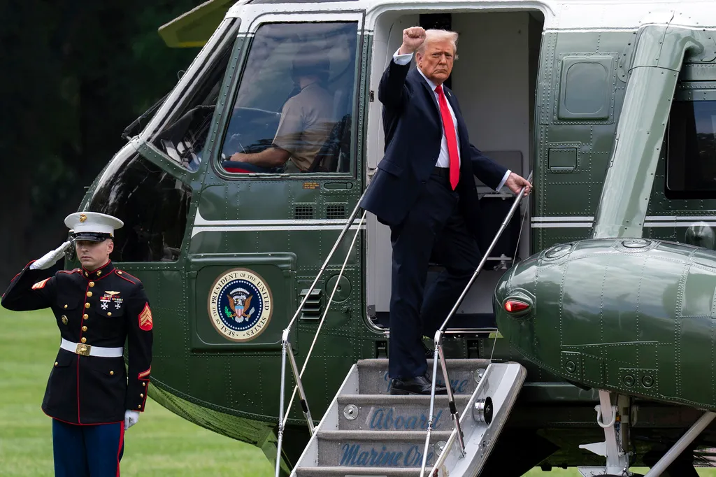 NextImg:Trump gives 'last warning' for Hamas to release its hostages