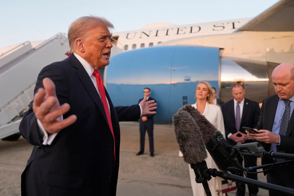 NextImg:Trump offers expedited approval for foreign 'talent' if investors hire US workers