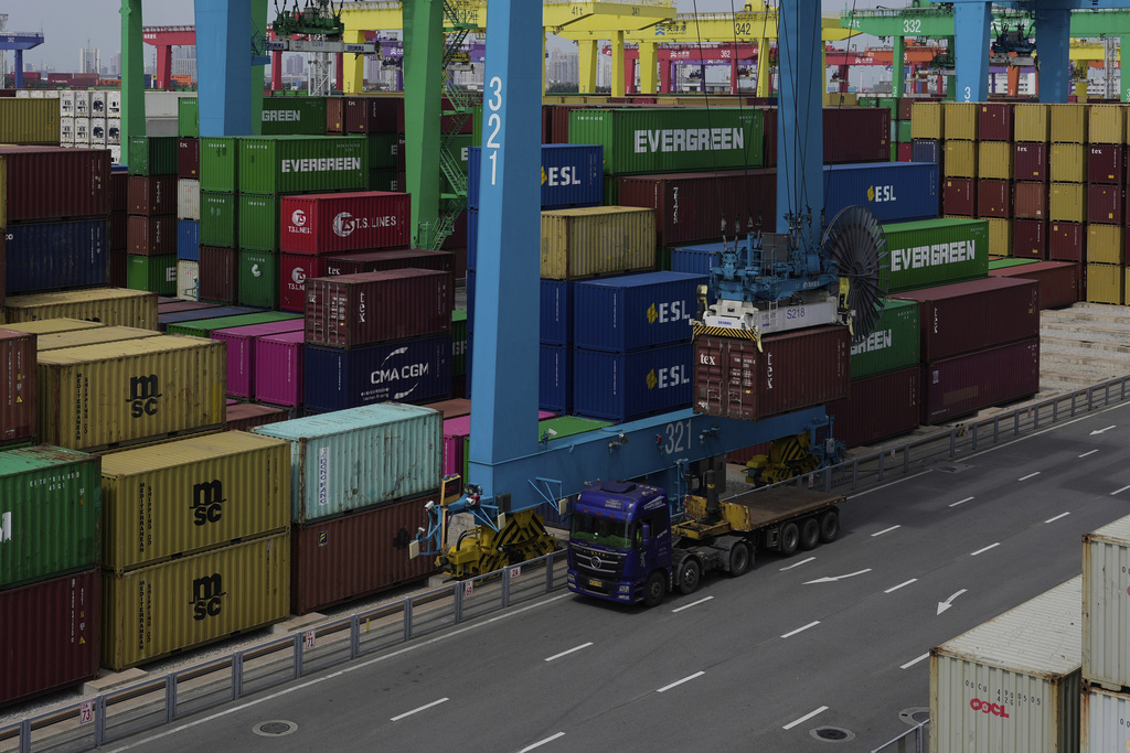 NextImg:China's exports to US dropped 33% in August